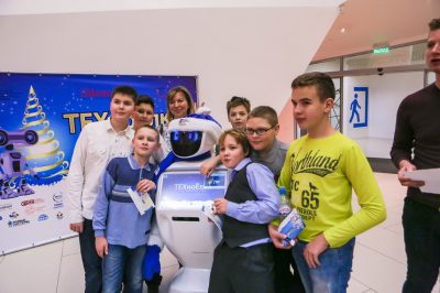 Около 300 школьников побывали на «Техноелке» в Москве